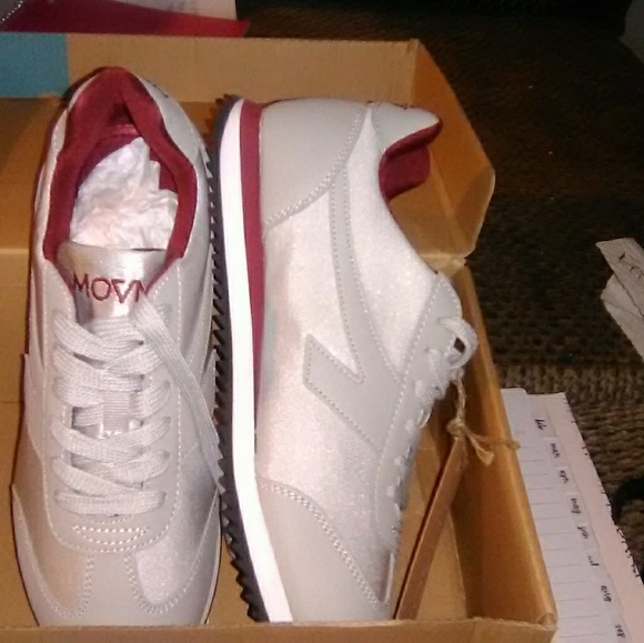 MOVMT WOMEN'S SHOES - Picture 1 of 4